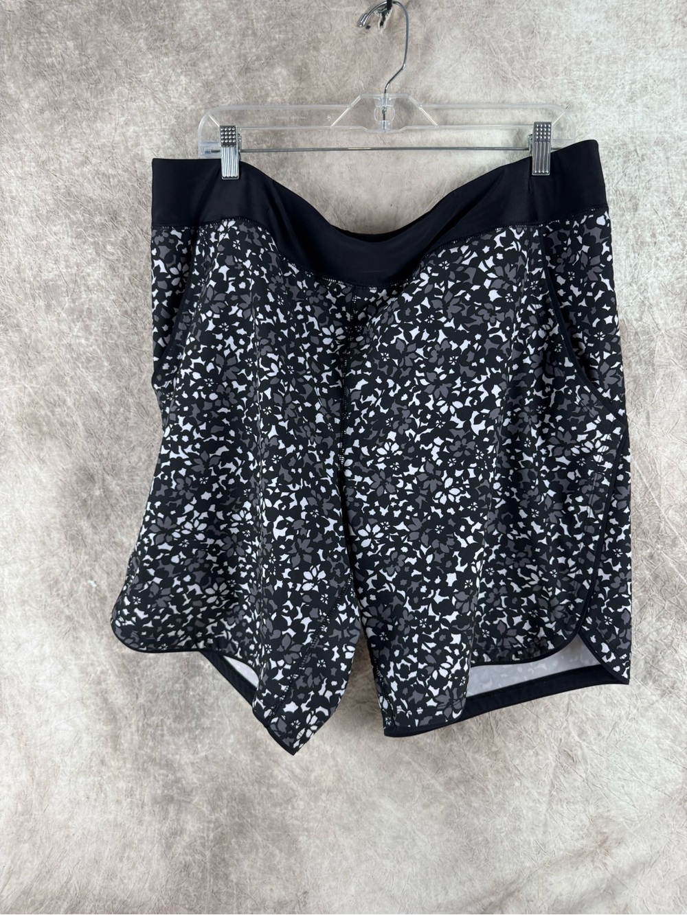 Lands' End Black & White Floral-Print swim shorts beach pool. Vacation